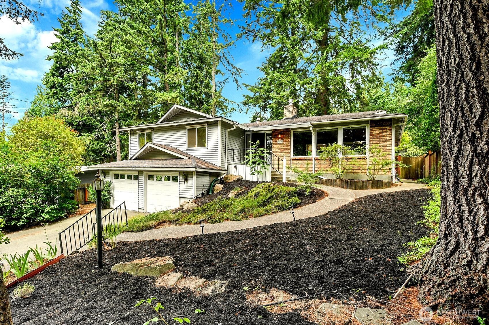 Lake Forest Park, Washington, 98155, United States, 4 Bedrooms Bedrooms, ,1 BathroomBathrooms,Residential,For Sale,1896629
