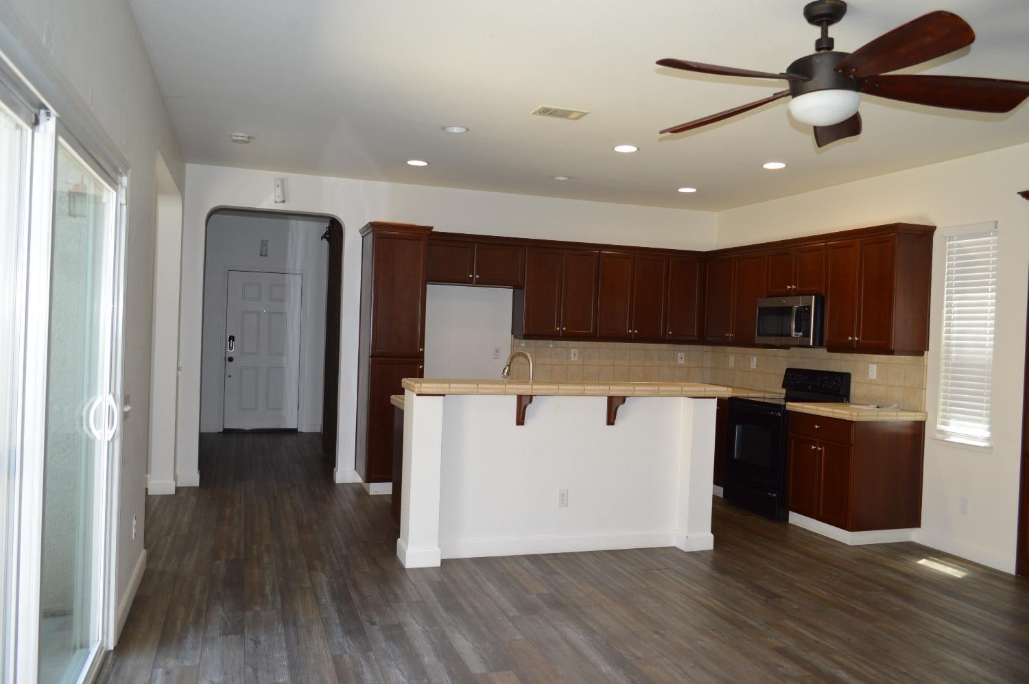 Turlock, California, 95382, United States, 3 Bedrooms Bedrooms, ,2 BathroomsBathrooms,Residential,For Sale,1992840