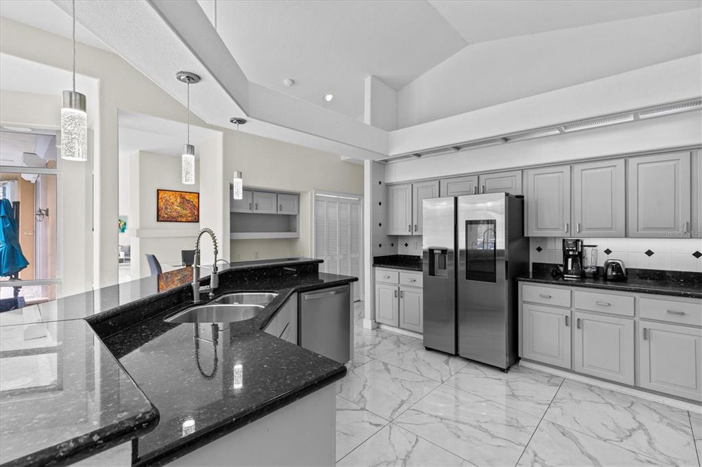 Tarpon Springs, Florida, 34689, United States, 5 Bedrooms Bedrooms, ,4 BathroomsBathrooms,Residential,For Sale,1901720