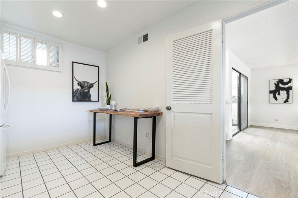 Glendale, California, 91206, United States, 2 Bedrooms Bedrooms, ,3 BathroomsBathrooms,Residential,For Sale,1941682