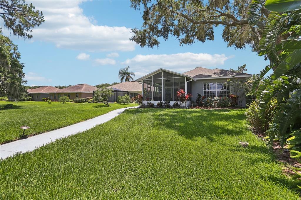 Tavares, Florida, 32778, United States, 2 Bedrooms Bedrooms, ,2 BathroomsBathrooms,Residential,For Sale,1867247