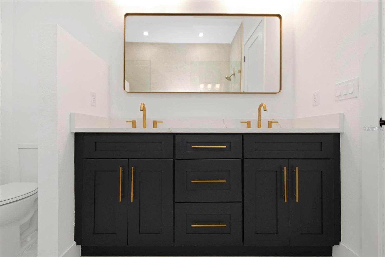 ST PETERSBURG, Florida, 33705, United States, 3 Bedrooms Bedrooms, ,2 BathroomsBathrooms,Residential,For Sale,1989946