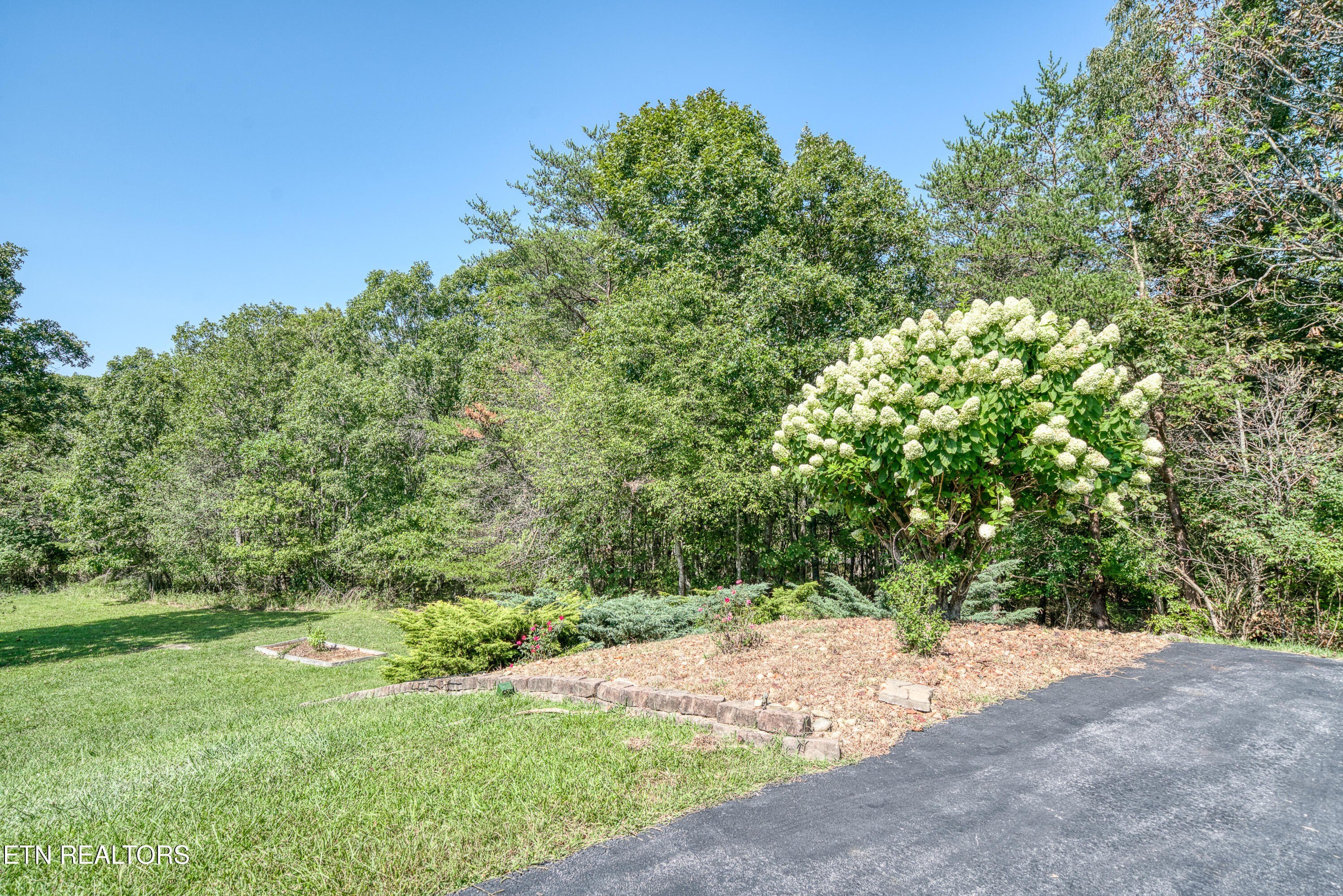 Crossville, Tennessee, 38555, United States, 5 Bedrooms Bedrooms, ,4 BathroomsBathrooms,Residential,For Sale,1990495