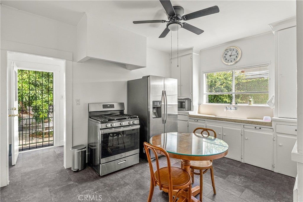 Los Angeles, California, 90032, United States, 3 Bedrooms Bedrooms, ,1 BathroomBathrooms,Residential,For Sale,1923092