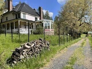 Selma, Oregon, 97538, United States, 4 Bedrooms Bedrooms, ,4 BathroomsBathrooms,Residential,For Sale,1981987