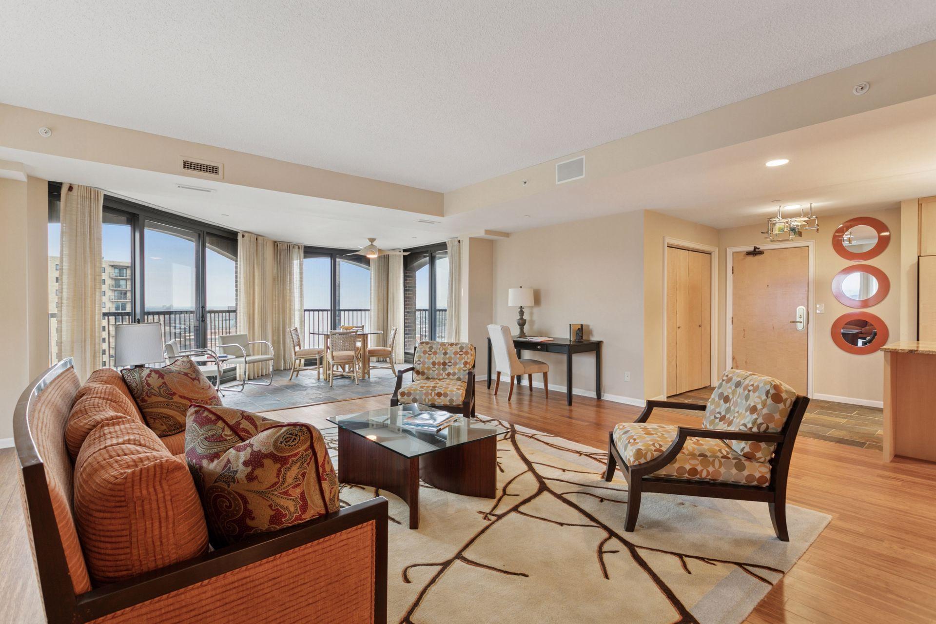 Minneapolis, Minnesota, 55403, United States, 2 Bedrooms Bedrooms, ,1 BathroomBathrooms,Residential,For Sale,1794027