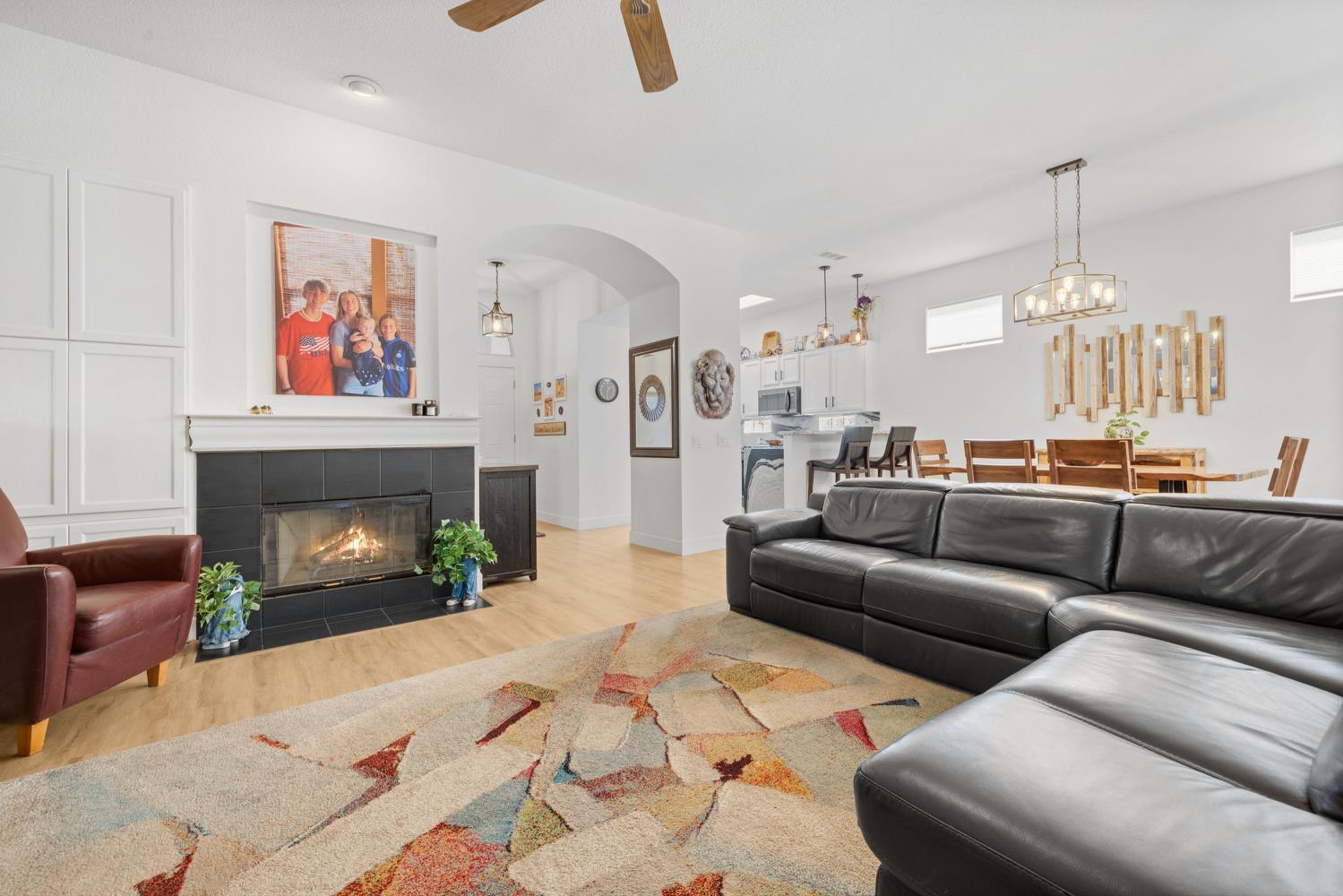 Roseville, California, 95747, United States, 3 Bedrooms Bedrooms, ,2 BathroomsBathrooms,Residential,For Sale,1947974