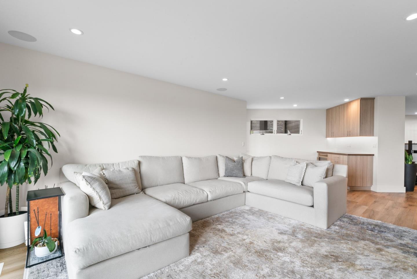 Los Gatos, California, 95030, United States, 5 Bedrooms Bedrooms, ,6 BathroomsBathrooms,Residential,For Sale,1997013