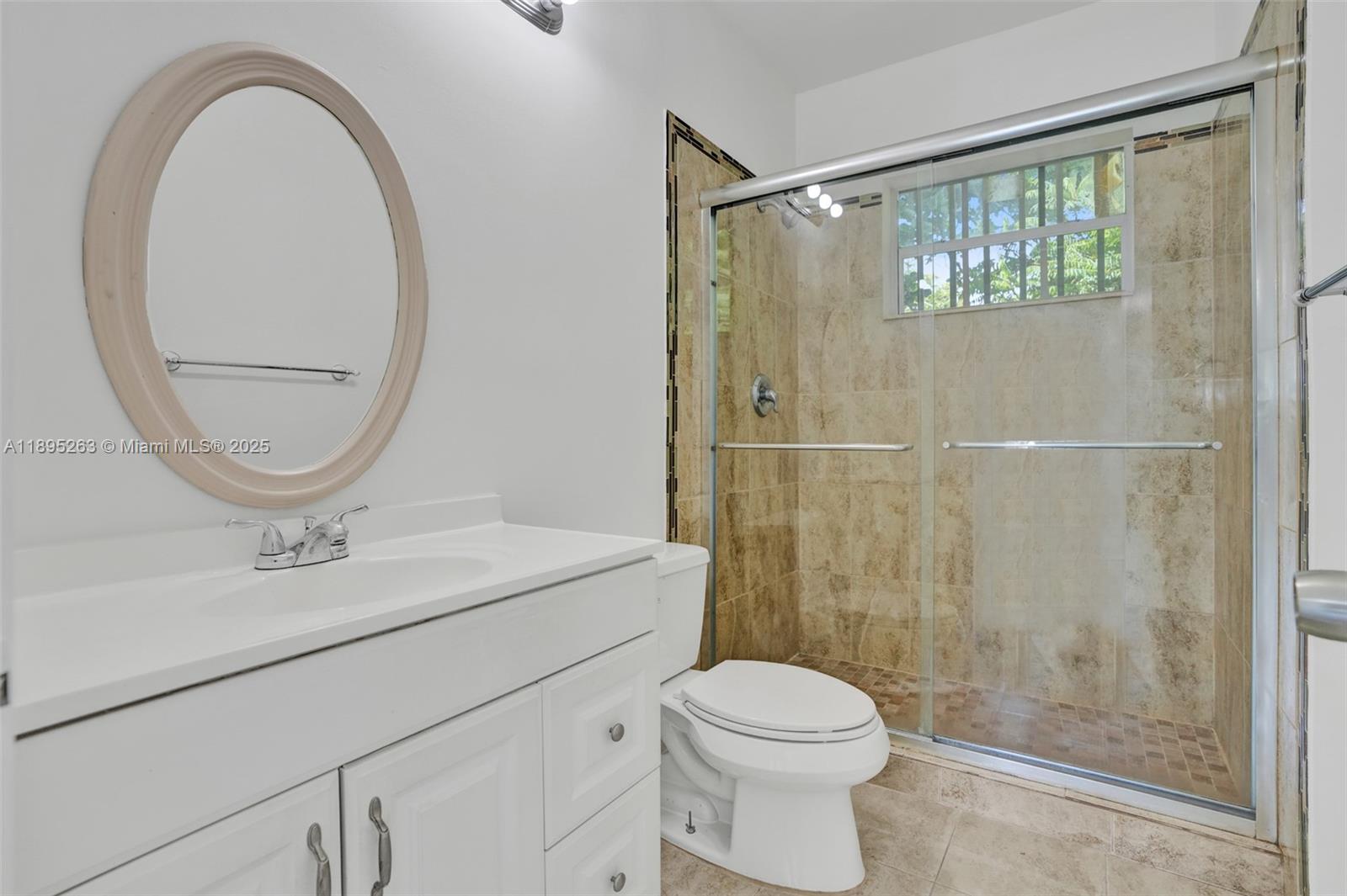 Miami, Florida, 33189, United States, 4 Bedrooms Bedrooms, ,2 BathroomsBathrooms,Residential,For Sale,1965129