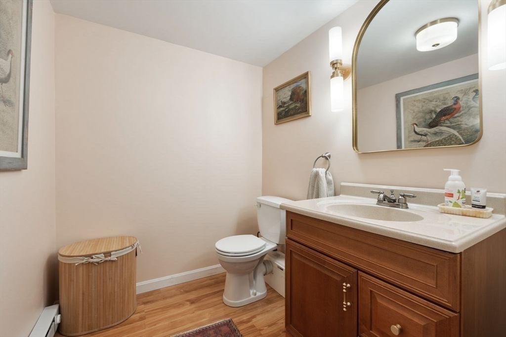 Westford, Massachusetts, 01886, United States, 4 Bedrooms Bedrooms, ,4 BathroomsBathrooms,Residential,For Sale,1987953