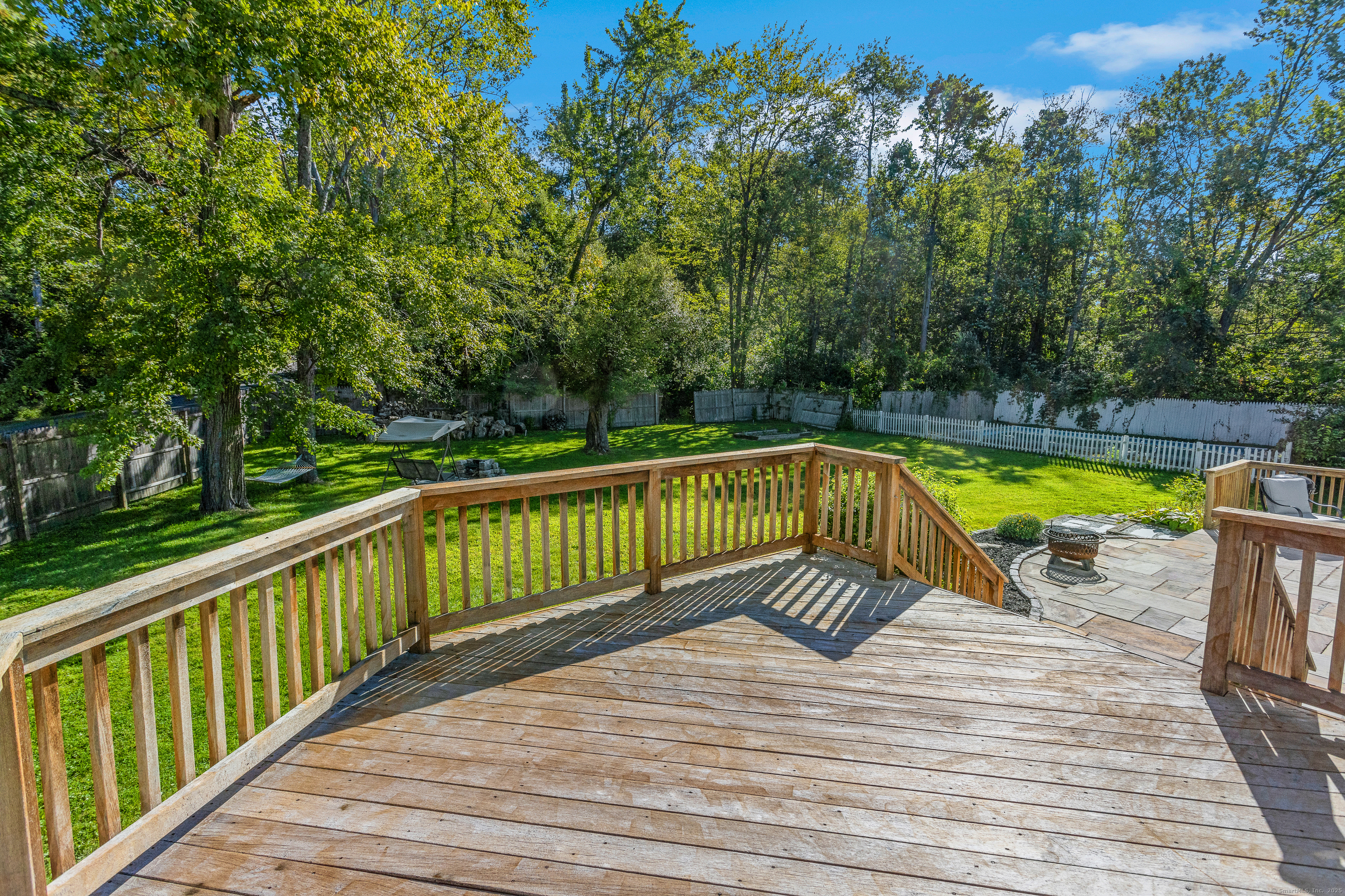 Brookfield, Connecticut, 06804, United States, 3 Bedrooms Bedrooms, ,2 BathroomsBathrooms,Residential,For Sale,1934306