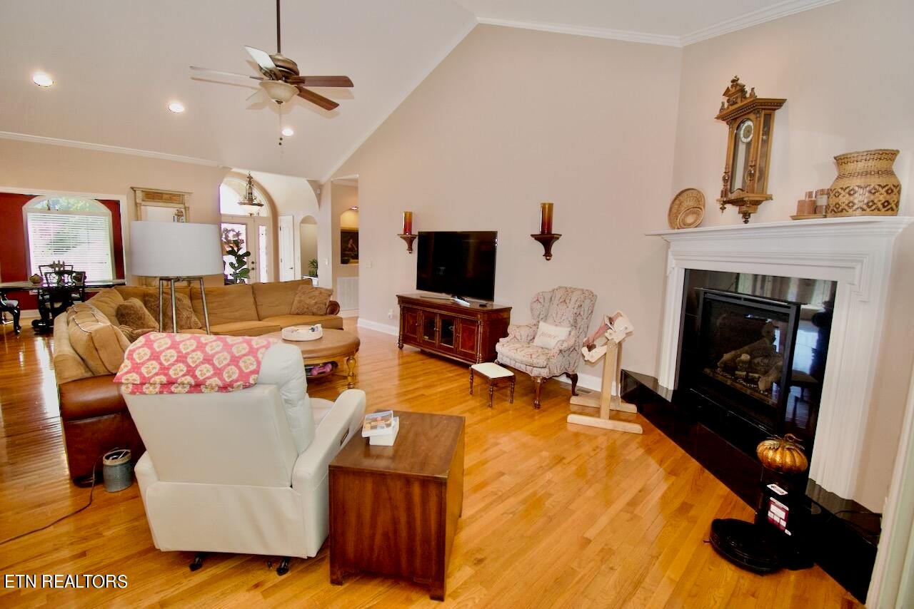 118 Oohleeno Way, Loudon, Tennessee, 37774, United States, 4 Bedrooms Bedrooms, ,3 BathroomsBathrooms,Residential,For Sale,118 Oohleeno Way,1640247