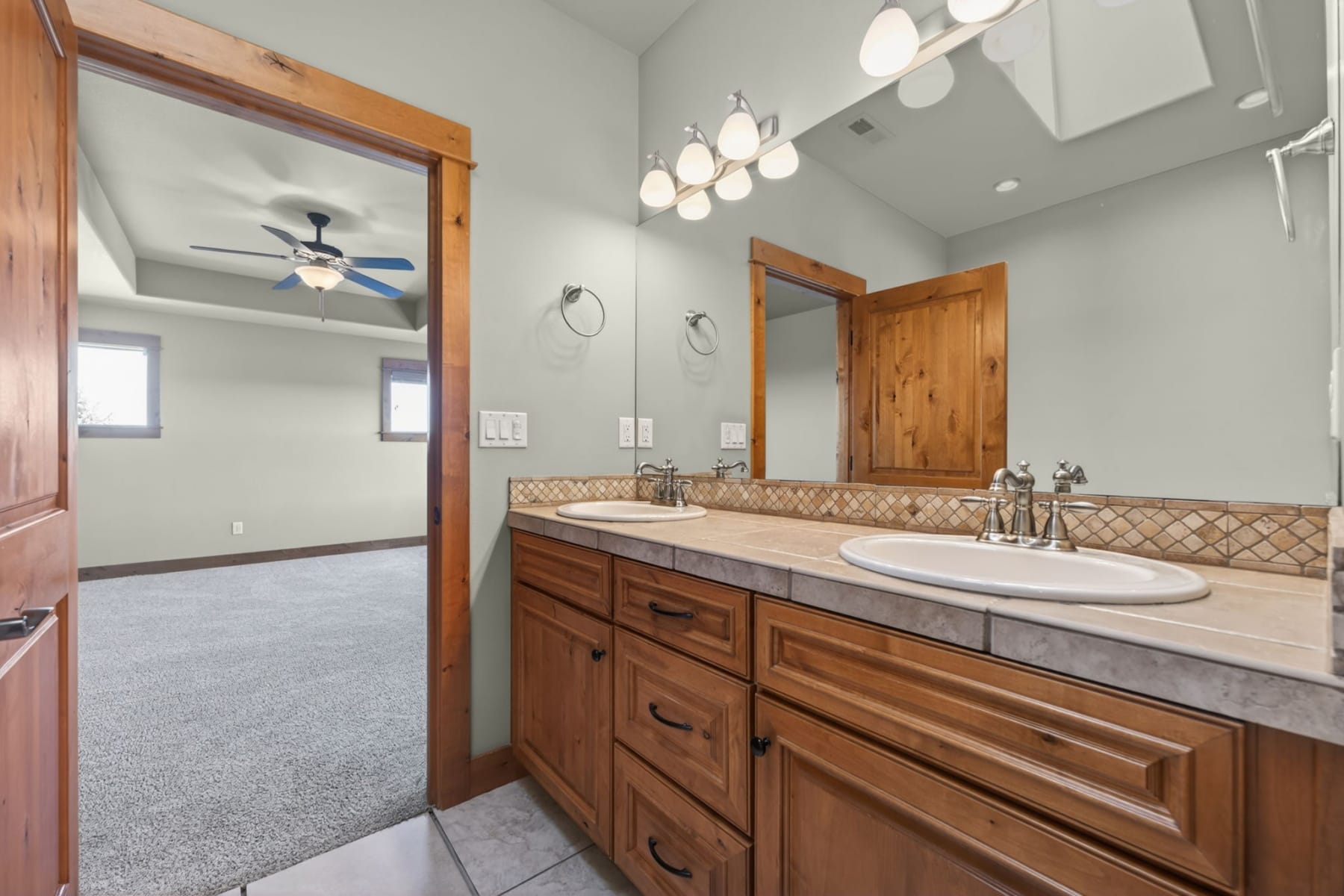  2635 N Awbrey Point Circle Bend, OR 97703 - 物件實景