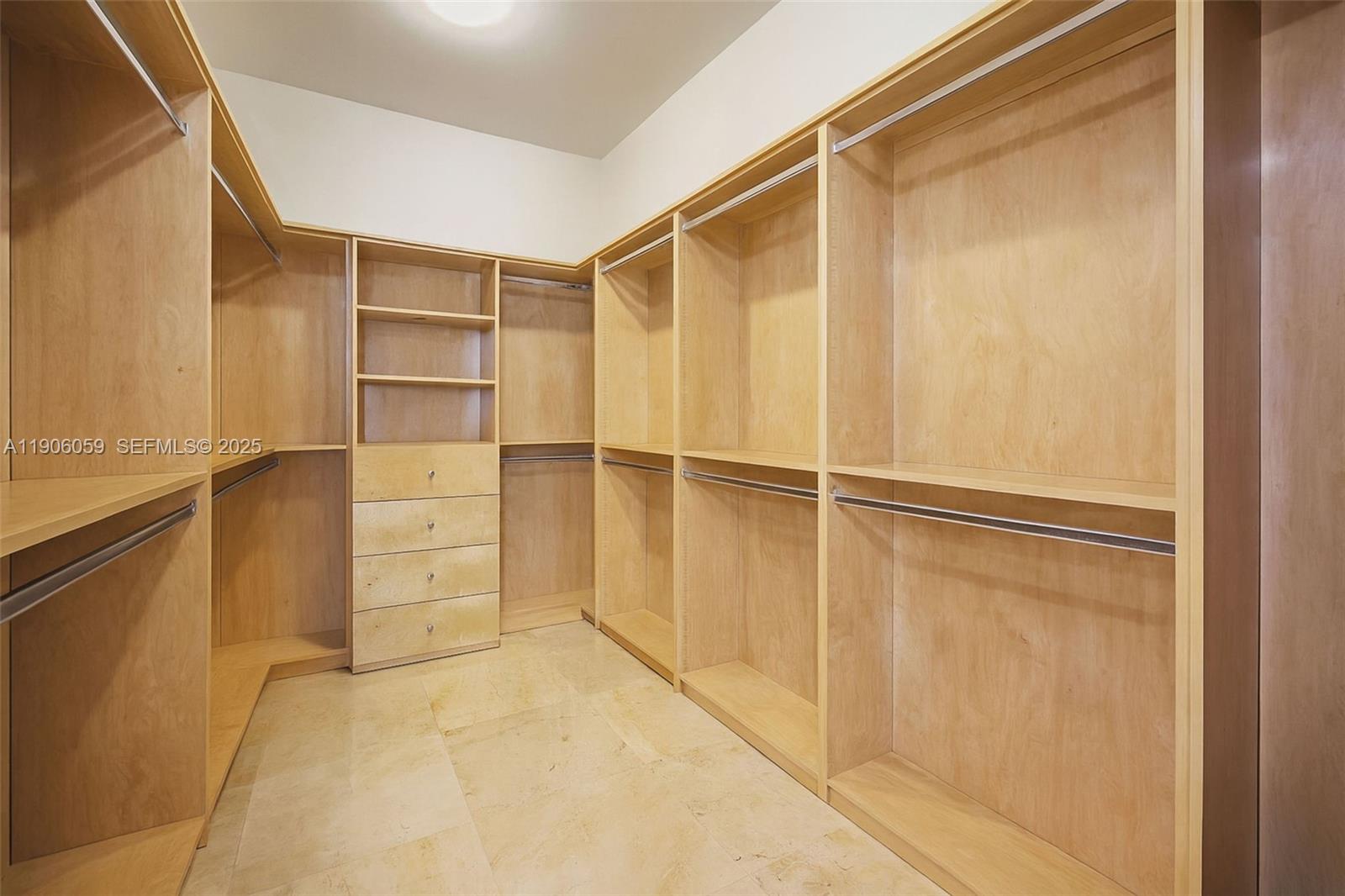 Miami, Florida, 33183, United States, 5 Bedrooms Bedrooms, ,5 BathroomsBathrooms,Residential,For Sale,1998373