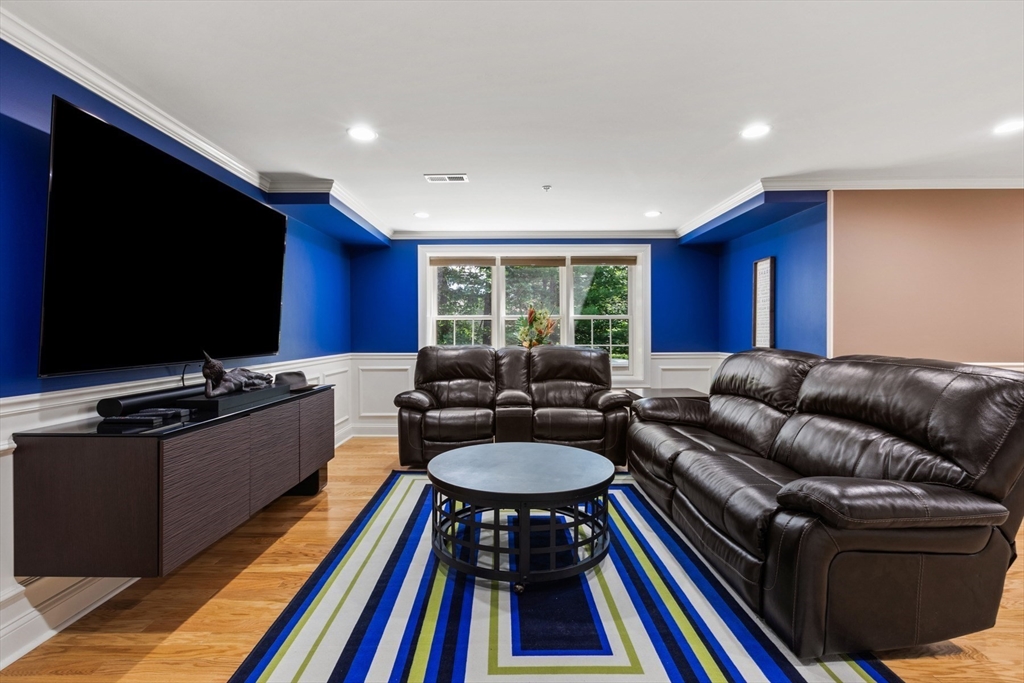 Westford, Massachusetts, 01886, United States, 3 Bedrooms Bedrooms, ,4 BathroomsBathrooms,Residential,For Sale,1981714