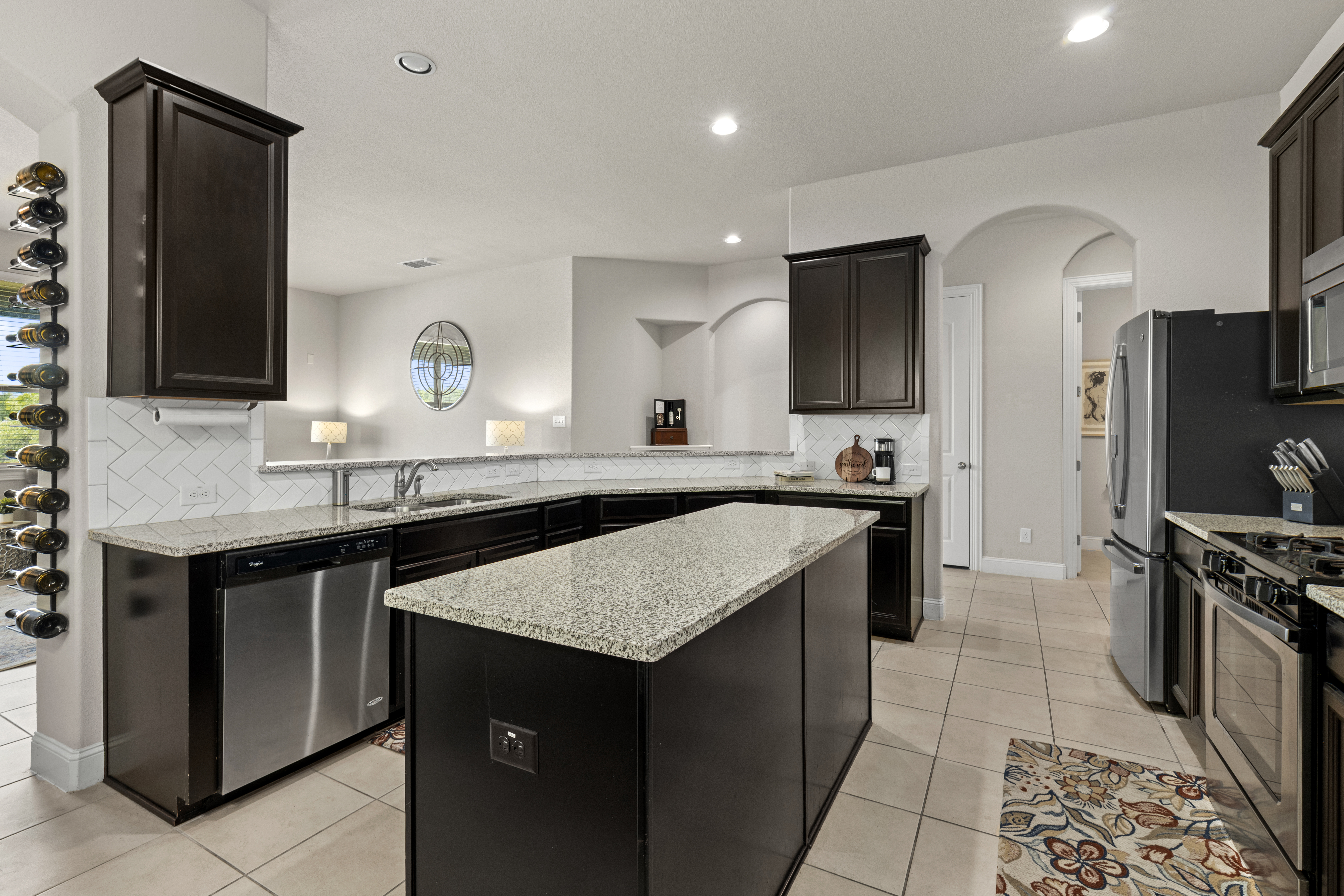  Flexible Living + Game Room in Desirable Northside ISD - 物件實景