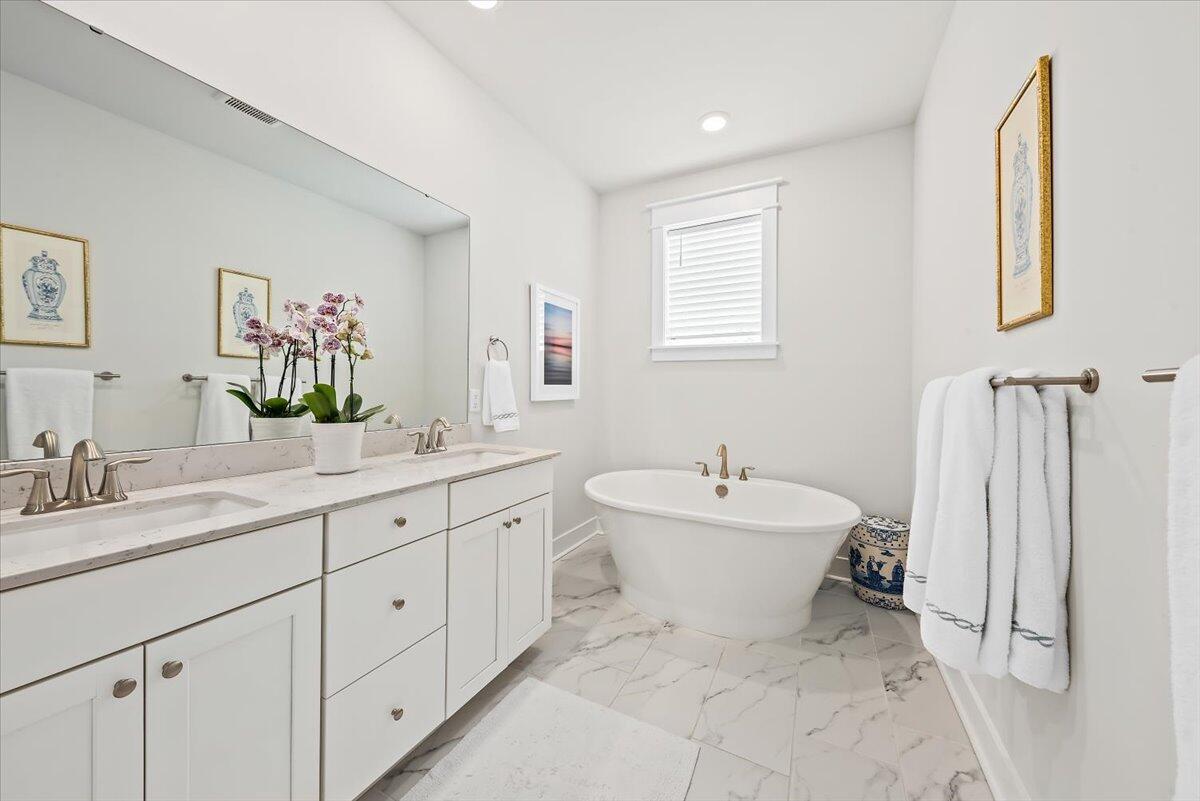 Mount Pleasant, South Carolina, 29464, United States, 3 Bedrooms Bedrooms, ,4 BathroomsBathrooms,Residential,For Sale,1942272