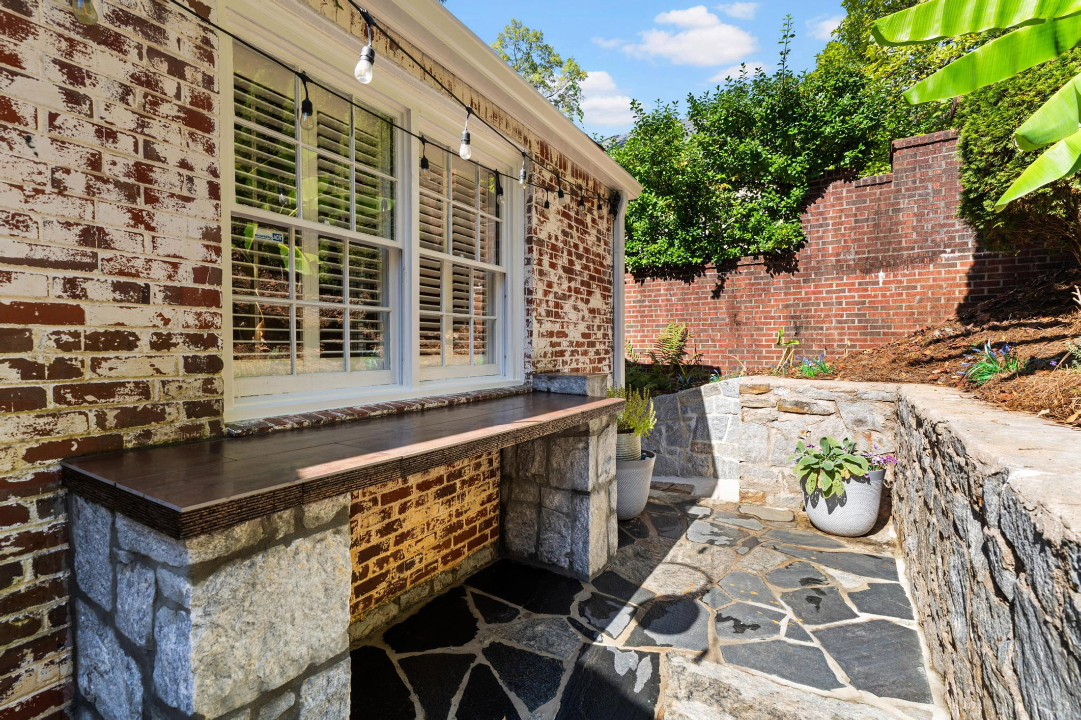 Preserved Character, Modern Comfort and Breathtaking Outdoor Living - 物件實景
