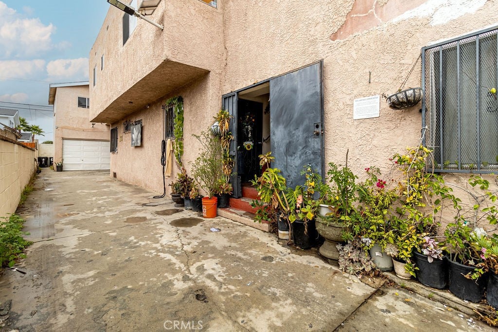 Los Angeles, California, 90003, United States, ,Residential,For Sale,1995375