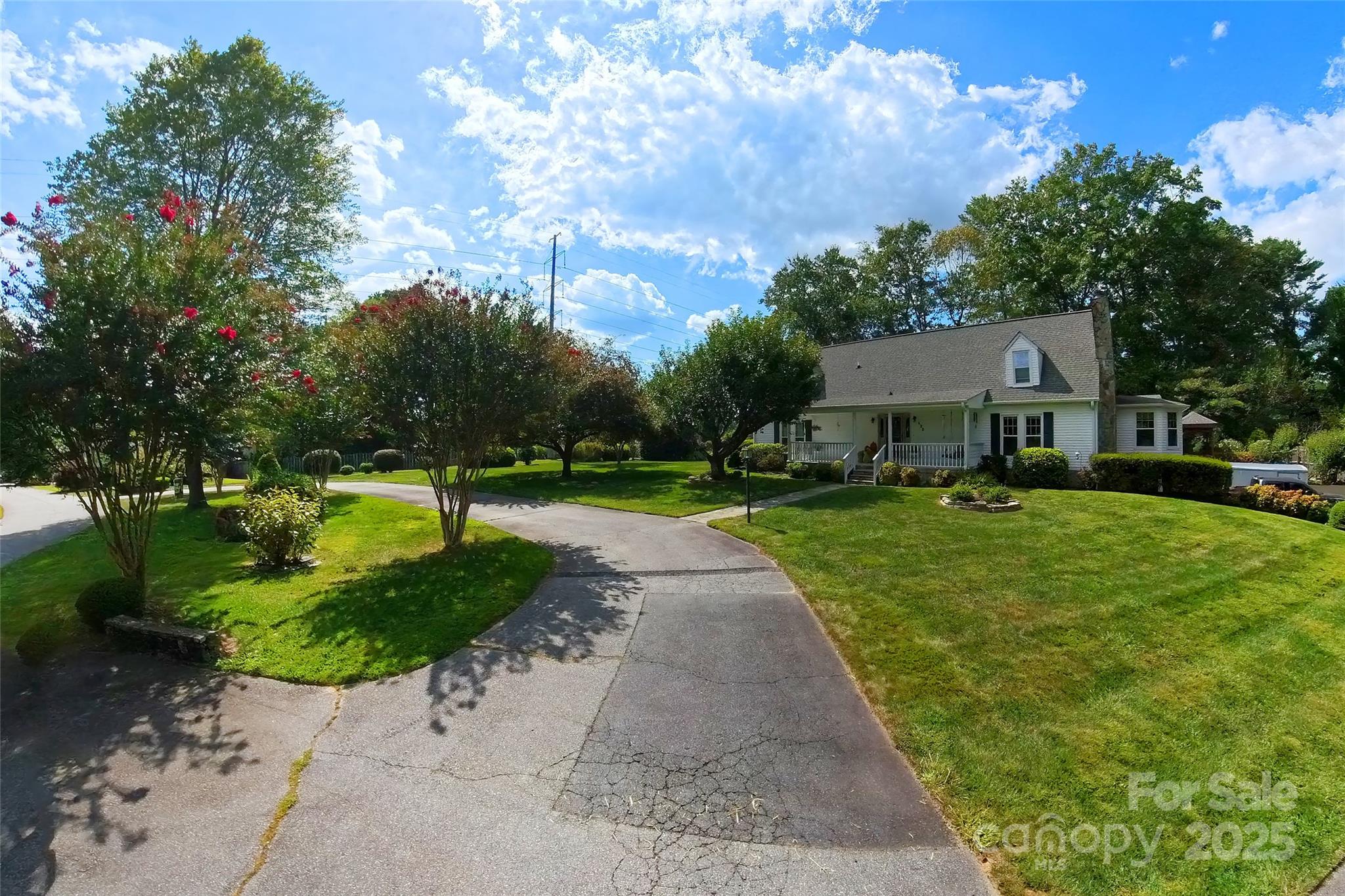 Hendersonville, North Carolina, 28792, United States, 3 Bedrooms Bedrooms, ,3 BathroomsBathrooms,Residential,For Sale,1976526