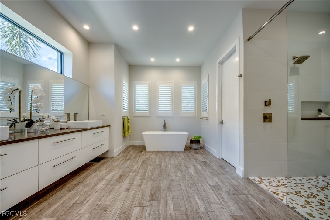 Cape Coral, Florida, 33904, United States, 4 Bedrooms Bedrooms, ,3 BathroomsBathrooms,Residential,For Sale,2002847