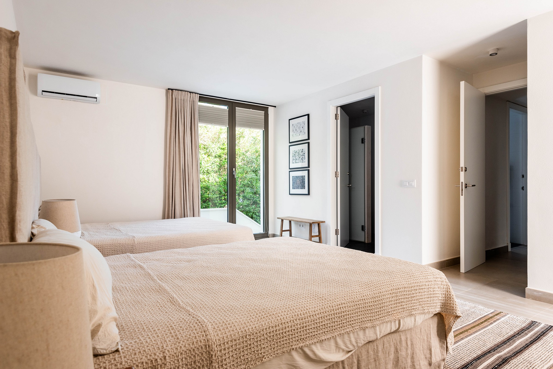  Exclusive modern villa with unique views of the port of Addaia, Menorca - 物件實景