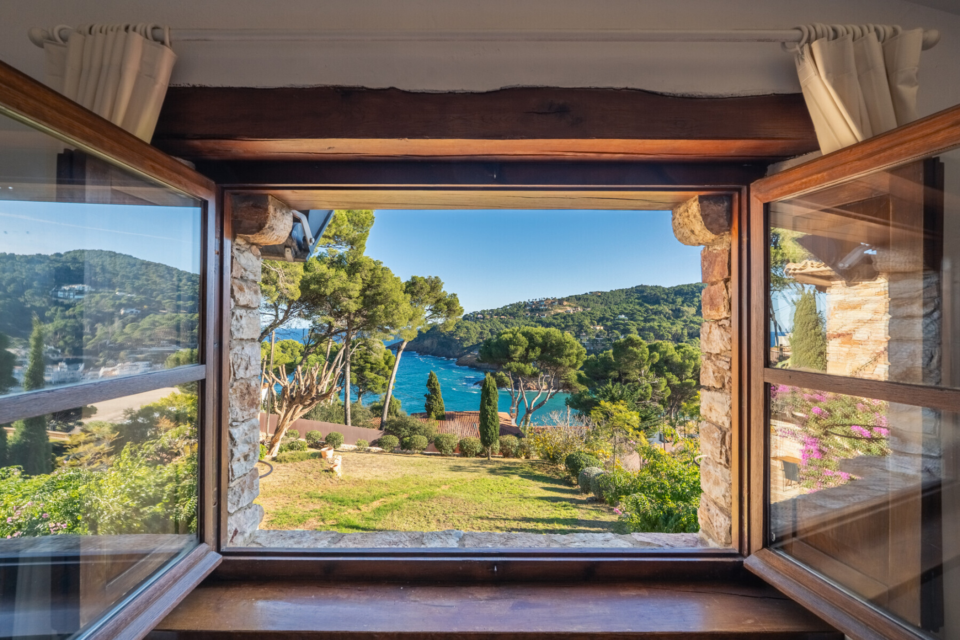  Unique property with sea views in Sa Riera, Begur - 物件實景
