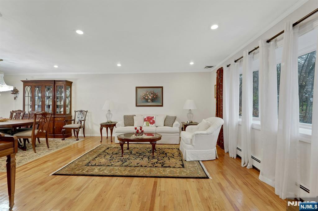 Twp of Washington, New Jersey, 07676, United States, 4 Bedrooms Bedrooms, ,3 BathroomsBathrooms,Residential,For Sale,2001896