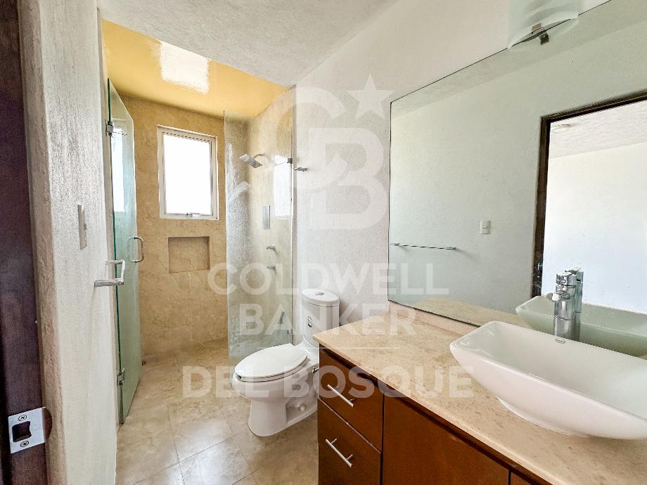 General Miguel Miram?n, Naucalpan de Juárez, Estado de méxico, 53126, Mexico, 6 Bedrooms Bedrooms, ,4 BathroomsBathrooms,Residential,For Sale,General Miguel Miram?n,1621577
