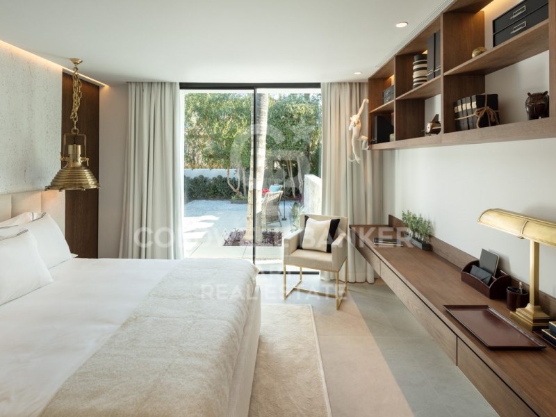 Marbella, Andalusia, ES, 5 Bedrooms Bedrooms, ,5 BathroomsBathrooms,Residential,For Sale,1767913