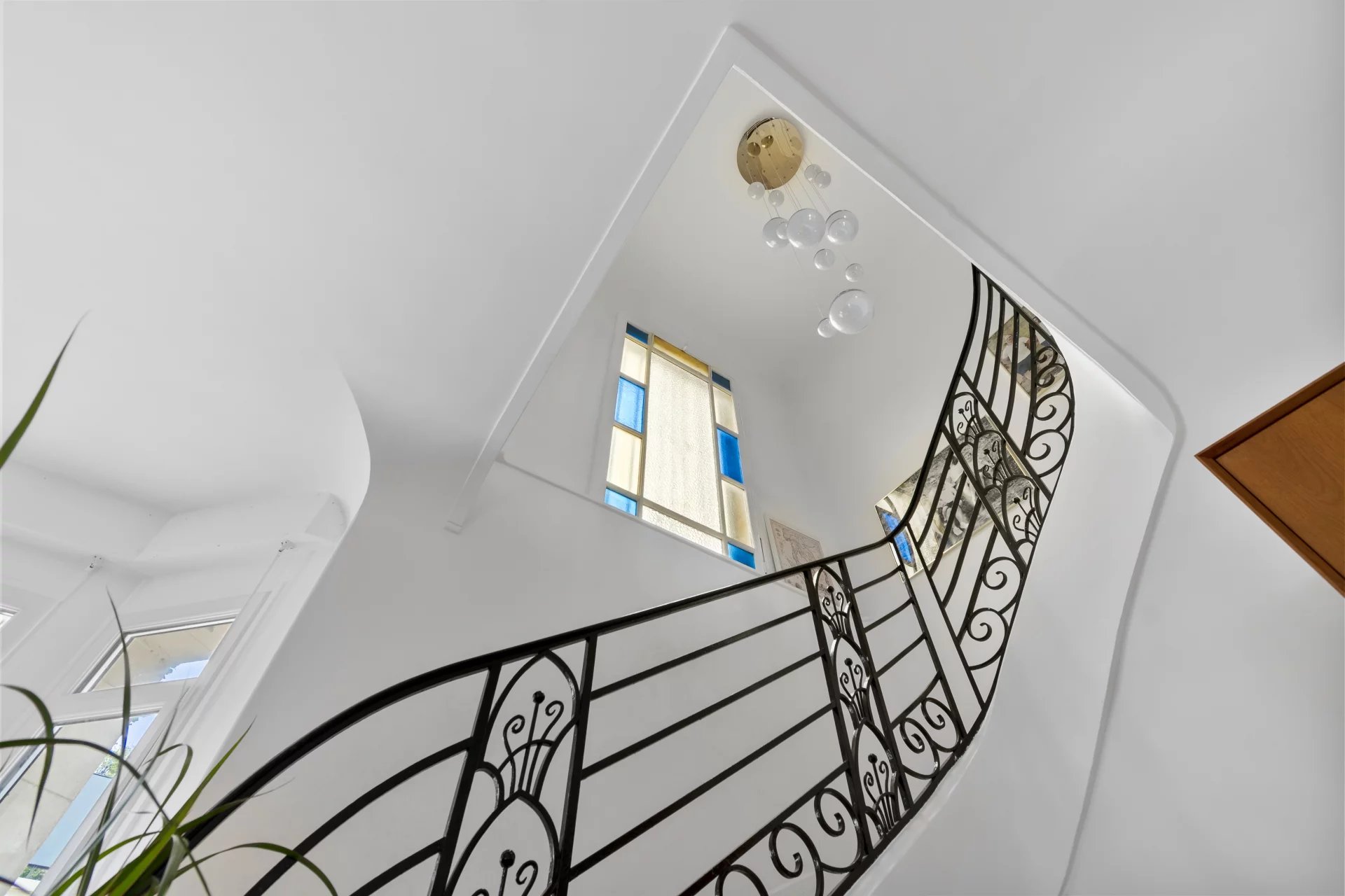 Le Pecq, Île-de-France, 78230, FR, 9 Bedrooms Bedrooms, ,9 BathroomsBathrooms,Residential,For Sale,1994371