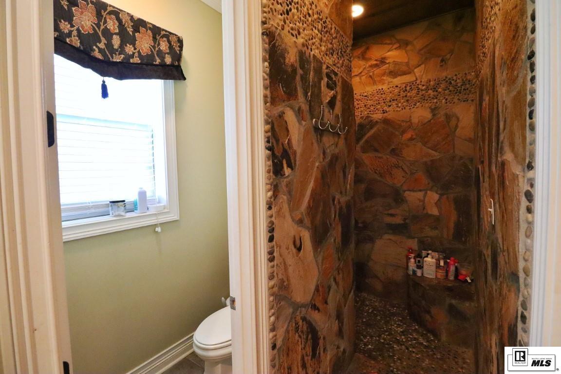 West Monroe, Louisiana, 71291, United States, 5 Bedrooms Bedrooms, ,5 BathroomsBathrooms,Residential,For Sale,1794590