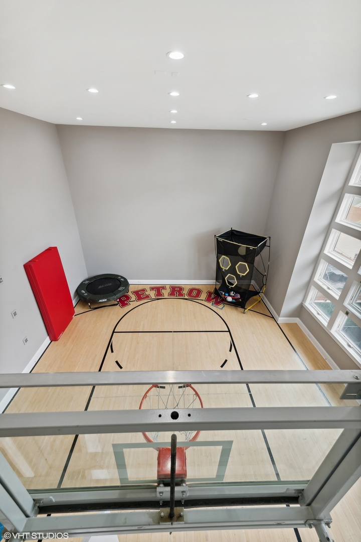 1515 N North Park Avenue, Chicago, Illinois, 60610, United States, 7 Bedrooms Bedrooms, ,6 BathroomsBathrooms,Residential,For Sale,1515 N North Park Avenue,1247727