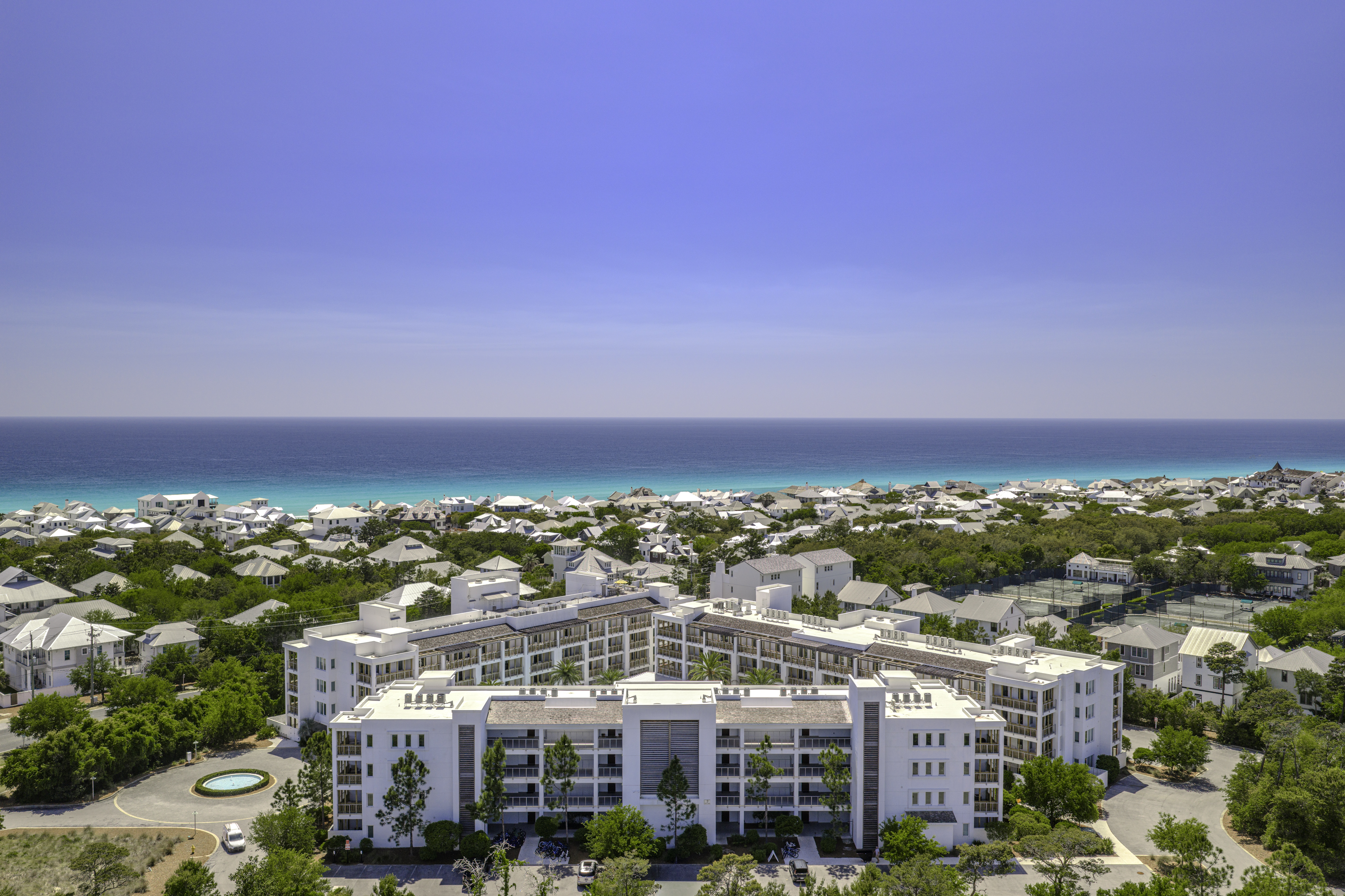 Elegant Resort Residence With Pool Views And Rooftop Lounge - 物件實景