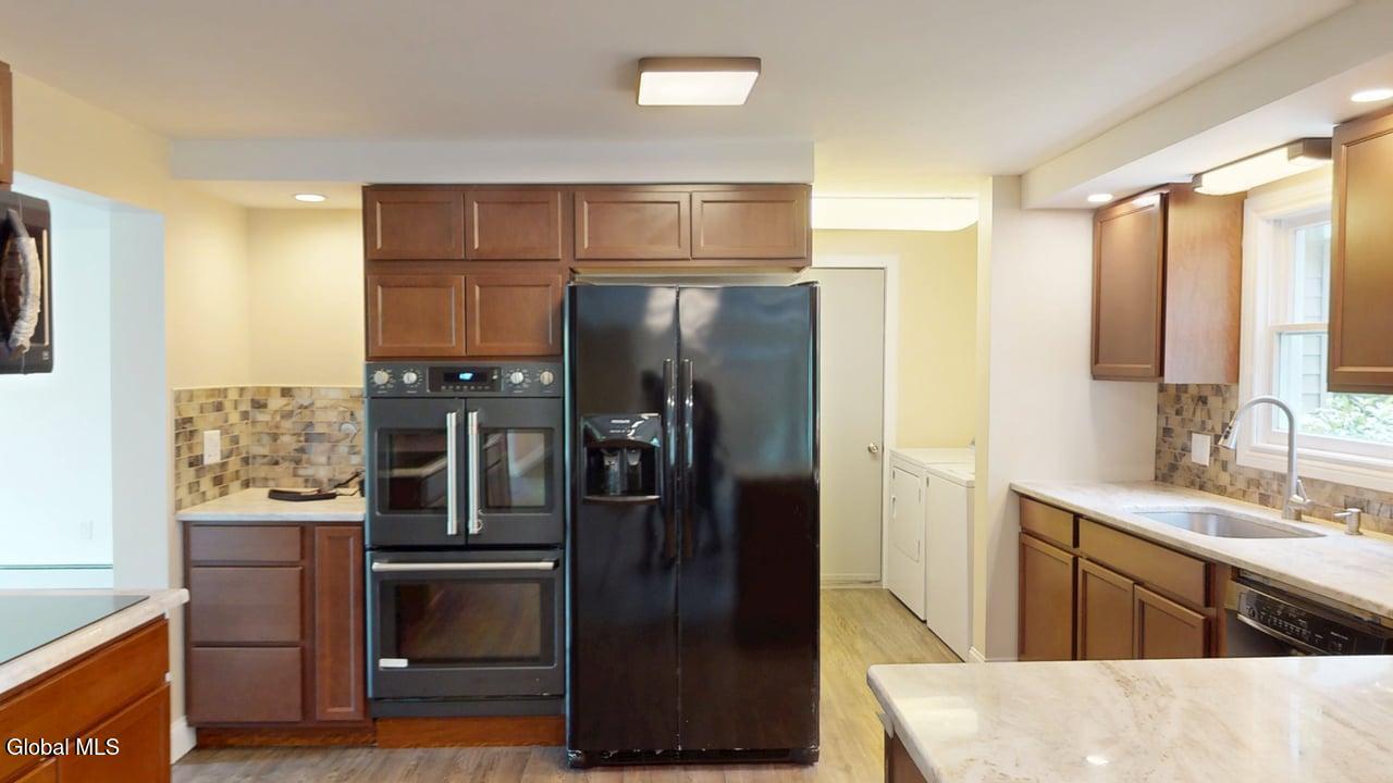 Summit, New York, 12175, United States, 3 Bedrooms Bedrooms, ,4 BathroomsBathrooms,Residential,For Sale,1942619