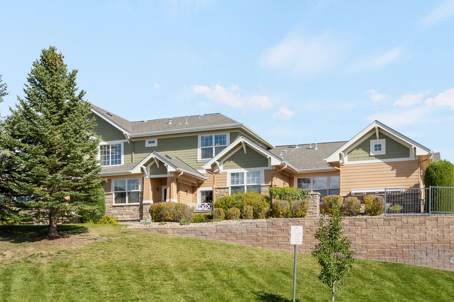  Low-maintenance living in a beautifully designed layout - 物件實景