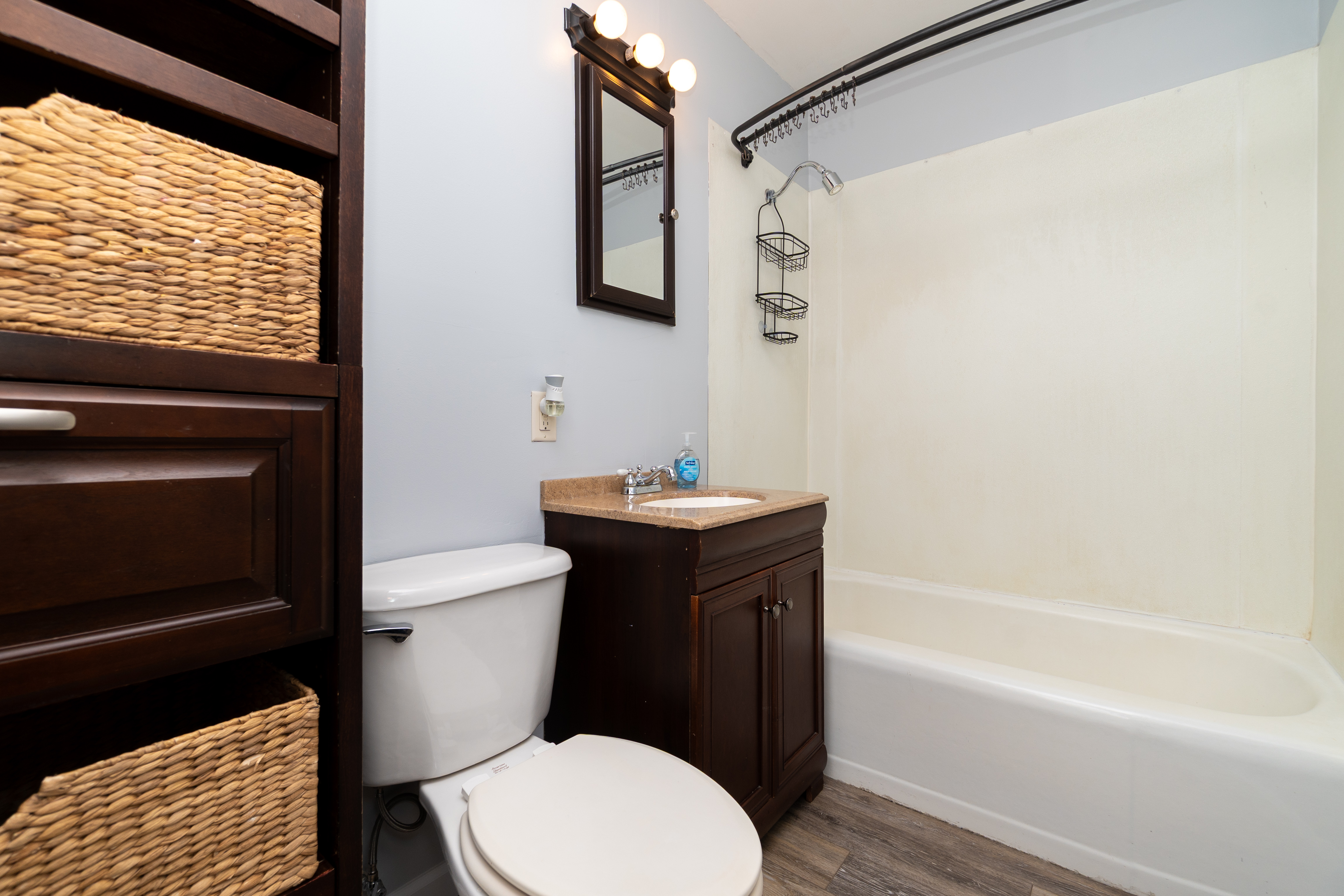  906 Stratford Rd - 物件實景