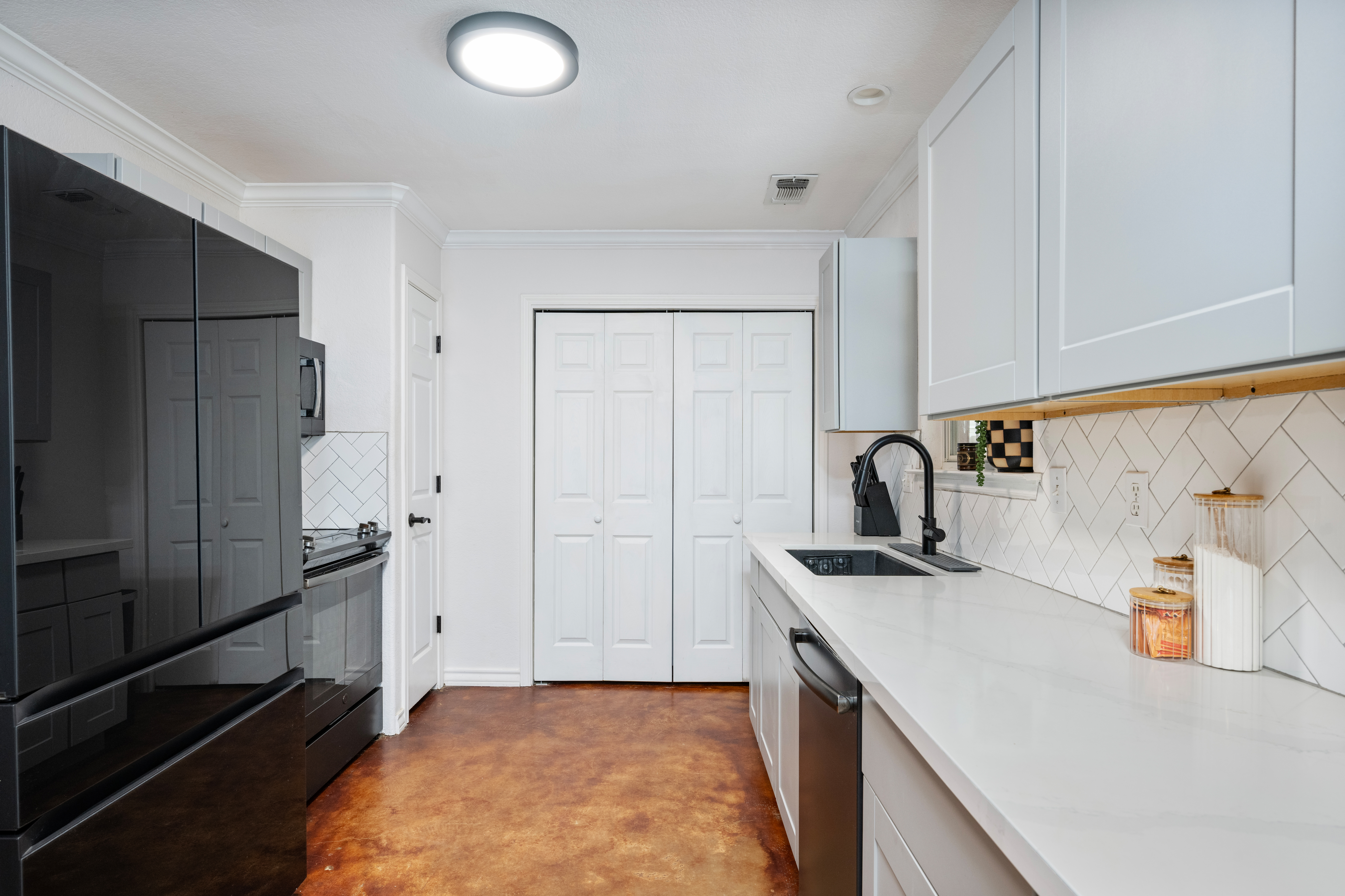  Updated Hill Country Gem with Community Parks and River Access - 物件實景