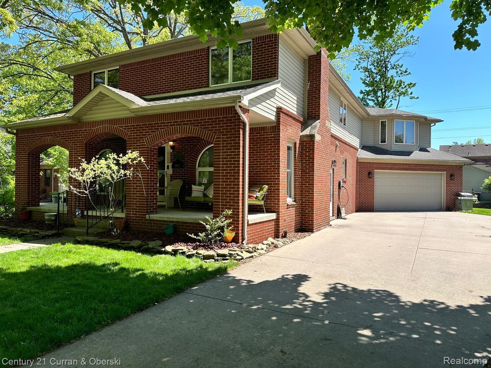 Dearborn, Michigan, 48128, United States, 4 Bedrooms Bedrooms, ,3 BathroomsBathrooms,Residential,For Sale,1908051