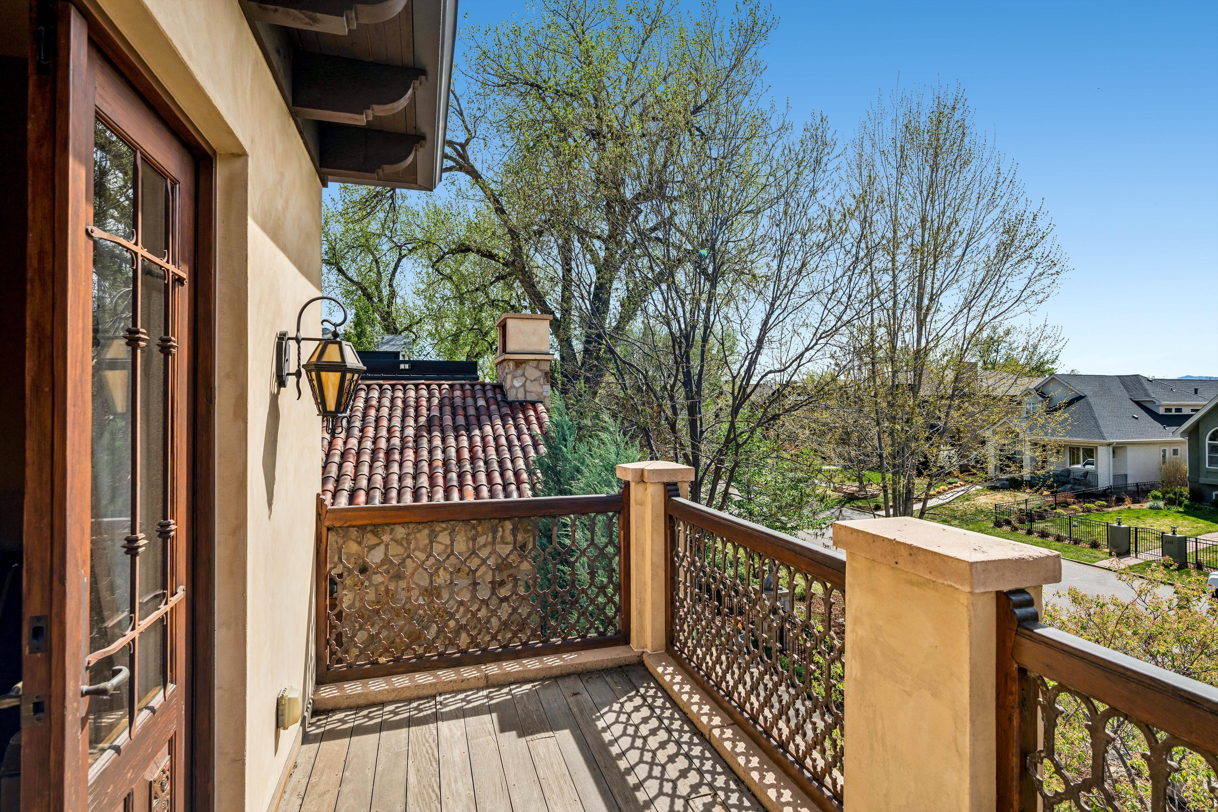  Rare Spanish Colonial Revival Home in One of Observatory Park - 物件實景