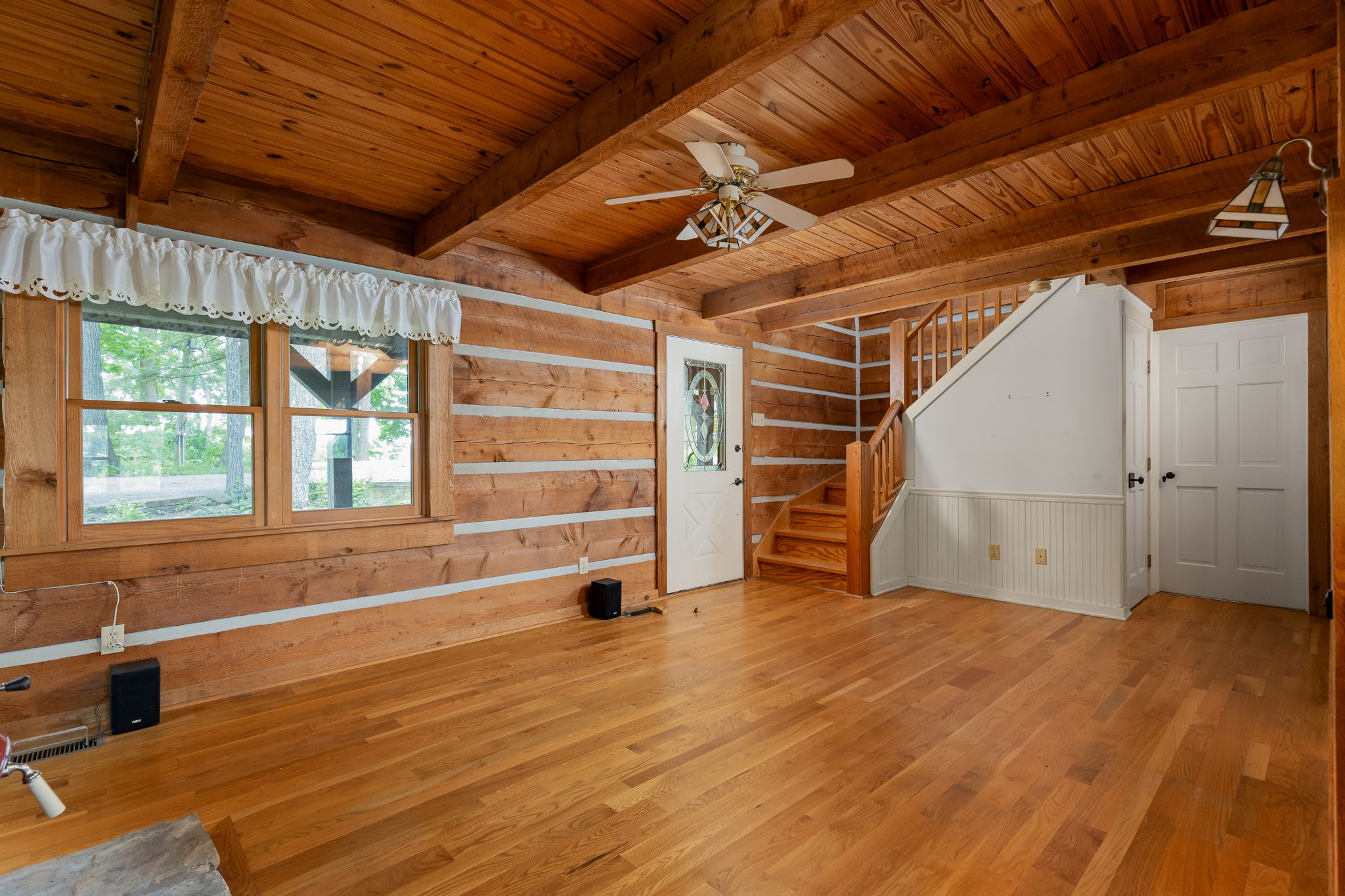  Authentic Log Home with Breathtaking Views of Brown County