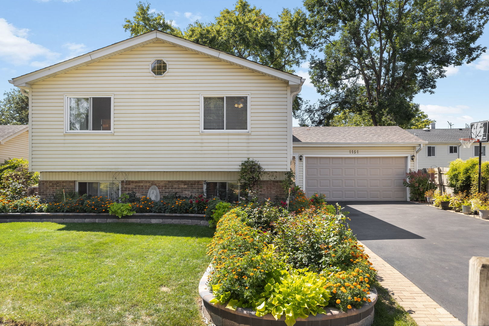 Lombard, Illinois, 60148, United States, 4 Bedrooms Bedrooms, ,3 BathroomsBathrooms,Residential,For Sale,1947096