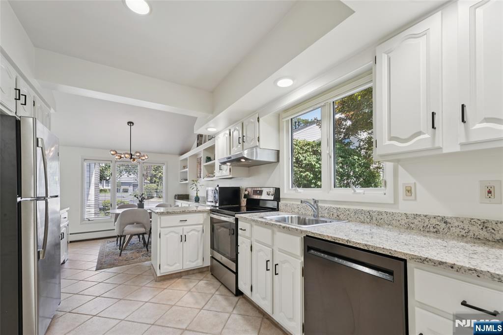 Englewood, New Jersey, 07631, United States, 3 Bedrooms Bedrooms, ,3 BathroomsBathrooms,Residential,For Sale,1925830