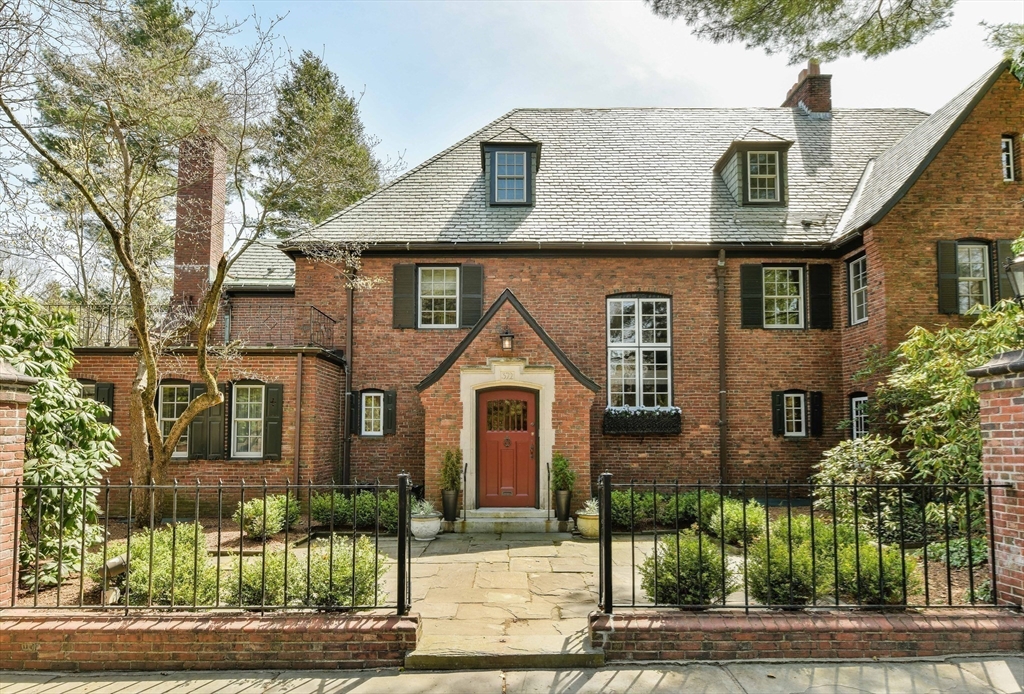 Brookline, Massachusetts, 02445, United States, 9 Bedrooms Bedrooms, ,8 BathroomsBathrooms,Residential,For Sale,1758602