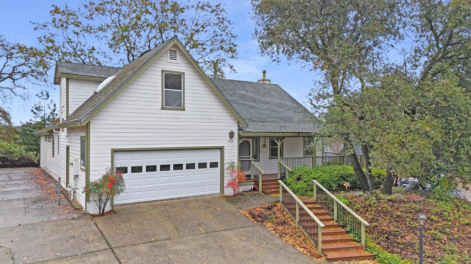 Auburn, California, 95603, United States, 4 Bedrooms Bedrooms, ,3 BathroomsBathrooms,Residential,For Sale,1988591