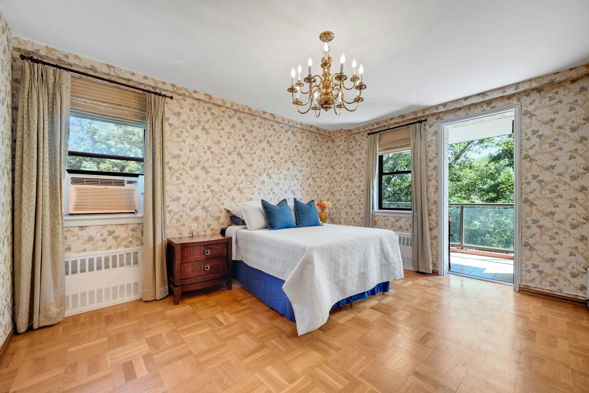  735 Kappock Street - 物件實景