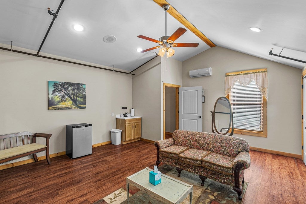 Midland City, Alabama, 36350, United States, 4 Bedrooms Bedrooms, ,3 BathroomsBathrooms,Residential,For Sale,1989153