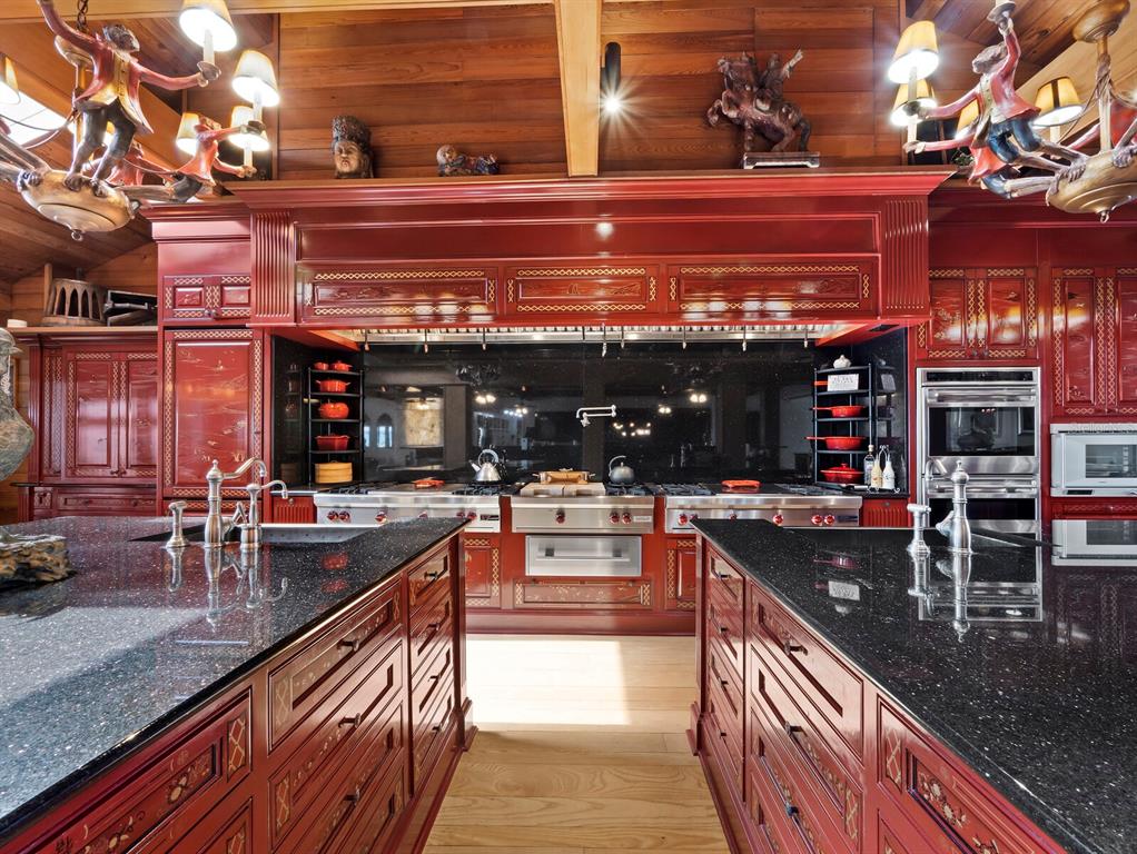 Longboat Key, Florida, 34228, United States, 8 Bedrooms Bedrooms, ,10 BathroomsBathrooms,Residential,For Sale,1997316