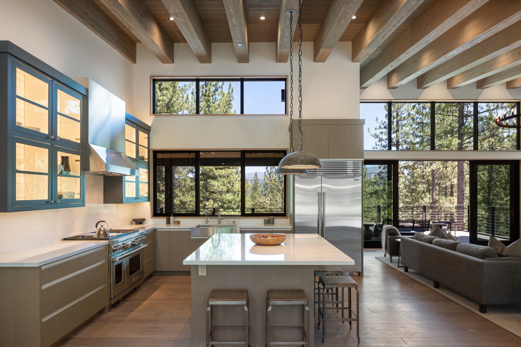  Turnkey Mountain Luxury with Designer Upgrades & Mountain Views - 物件實景
