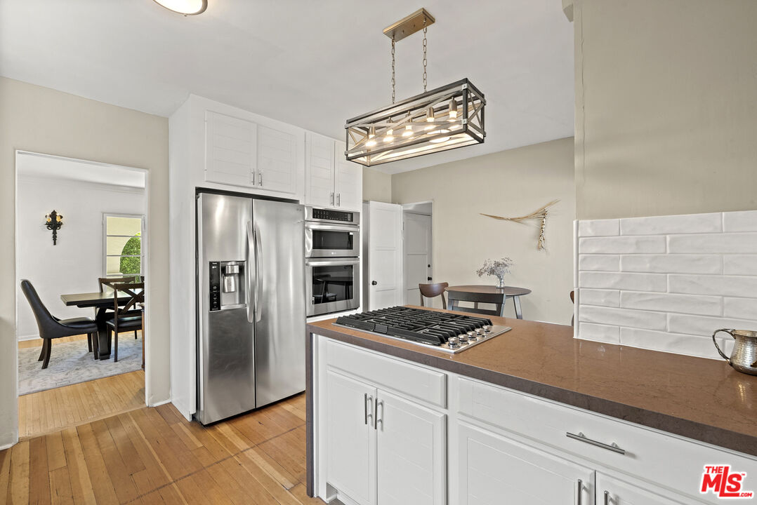 Los Angeles, California, 90036, United States, 4 Bedrooms Bedrooms, ,3 BathroomsBathrooms,Residential,For Sale,1849800